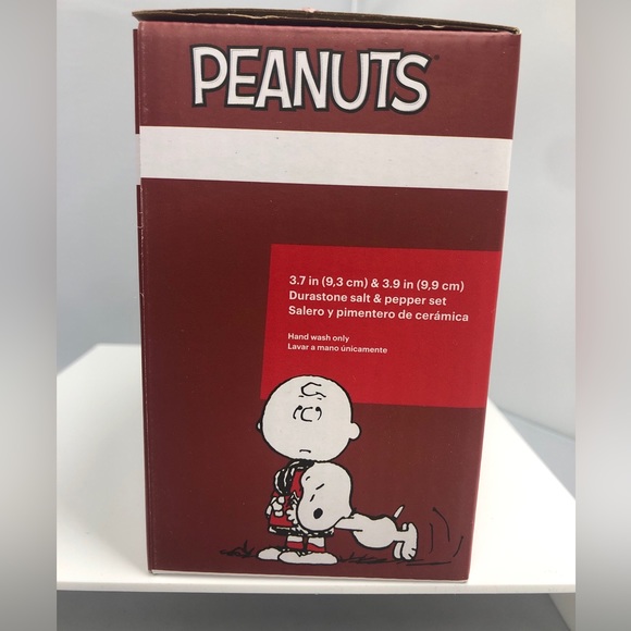 Peanuts Classic Pals (Snoopy & Charlie Brown) Ceramic Salt & Pepper Set - Picture 2 of 5